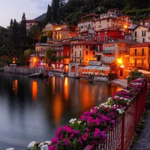  نه دنبال رنگ لباس به خودم میزنم عطر شب