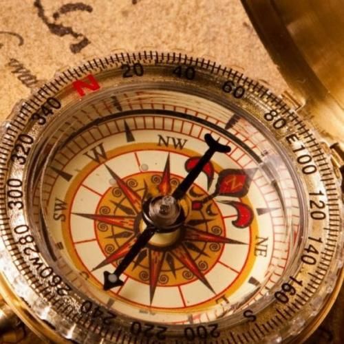  دم در خونم دوتا بنز پارکه ساعت دستم رولکس لباسام مارکه