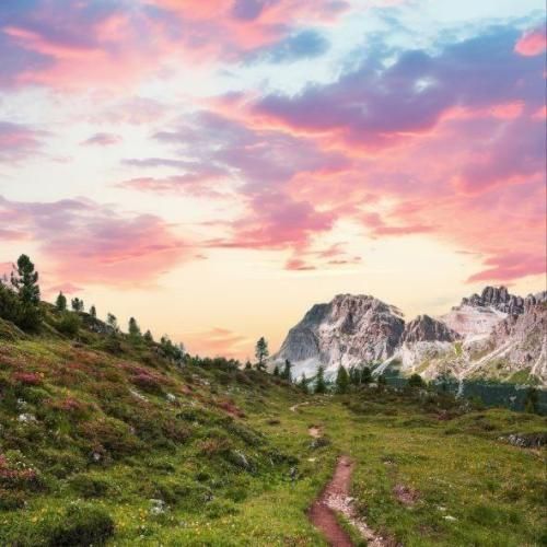 دستمو بگیر این رویامه میگم واسه خنده هات هنوز