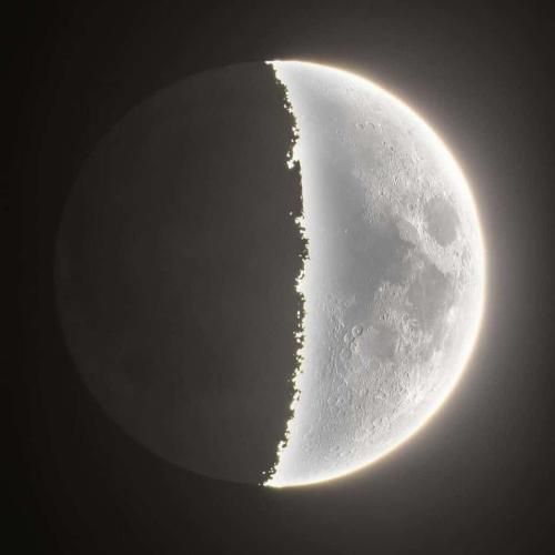  باز خوبه تو میخندی مامان دیگه بچت تو قلبش نی حسی