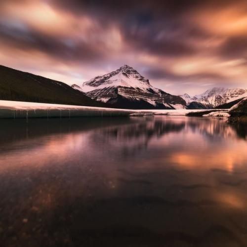 دانلود آهنگ اولین نفر بود ک با موزیکام حال میکرد اون مثه داداشم